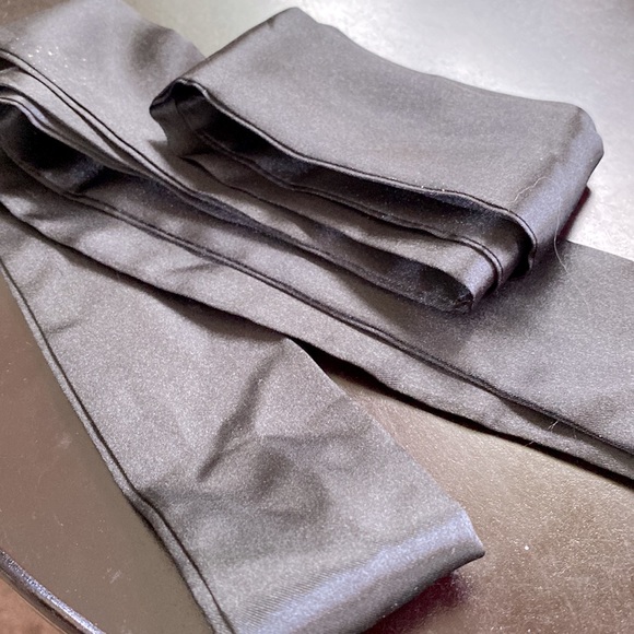 Amouruse 2-piece Nightie and Robe Set - Picture 8 of 8